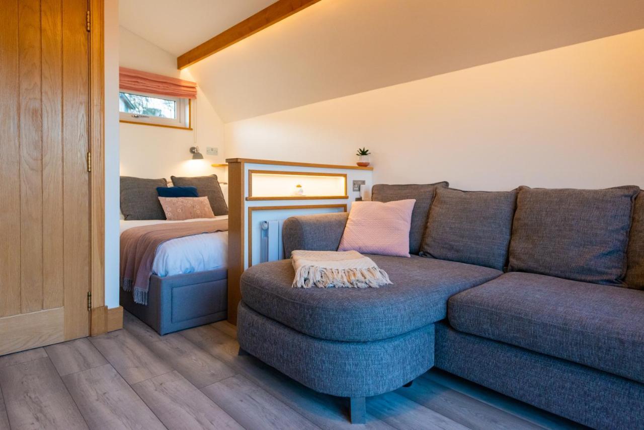 Bonnie Barns - Adults Only Luxury Lodges With Hot Tubs Luss Bagian luar foto