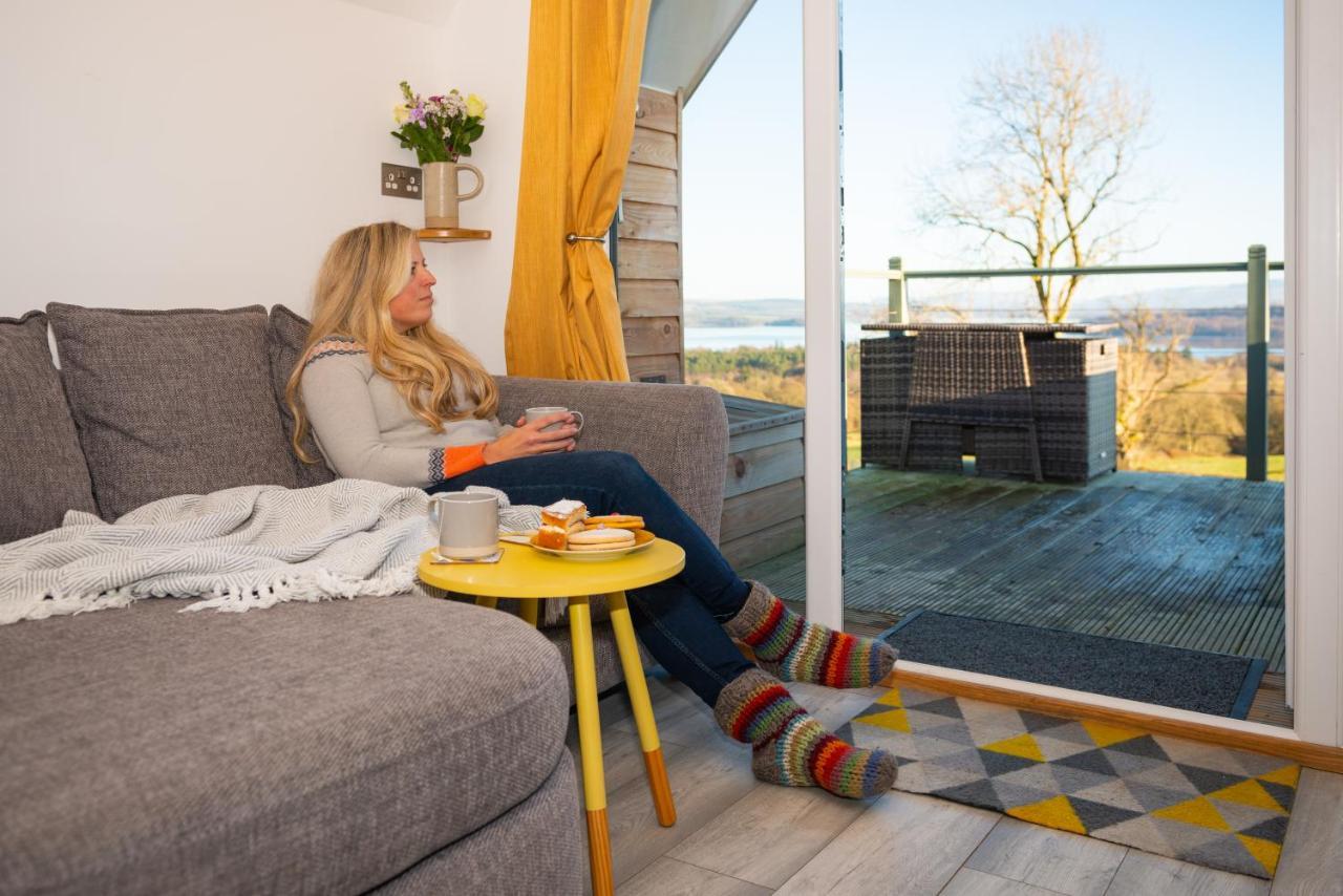 Bonnie Barns - Adults Only Luxury Lodges With Hot Tubs Luss Bagian luar foto