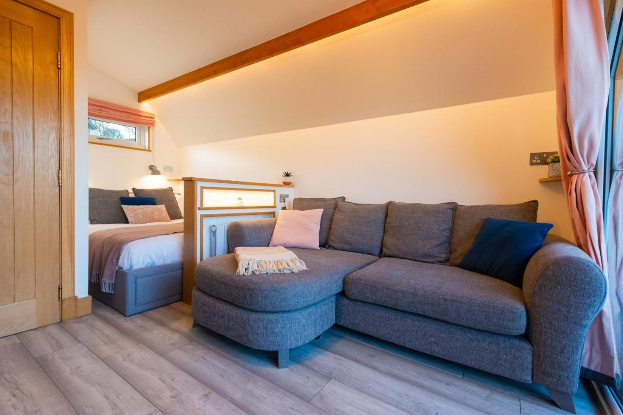 Bonnie Barns - Adults Only Luxury Lodges With Hot Tubs Luss Bagian luar foto