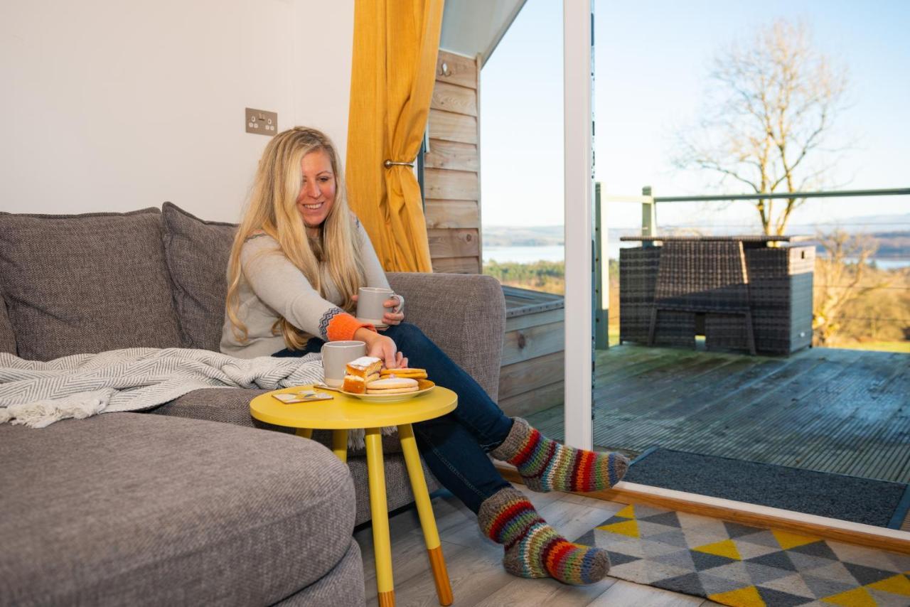 Bonnie Barns - Adults Only Luxury Lodges With Hot Tubs Luss Bagian luar foto