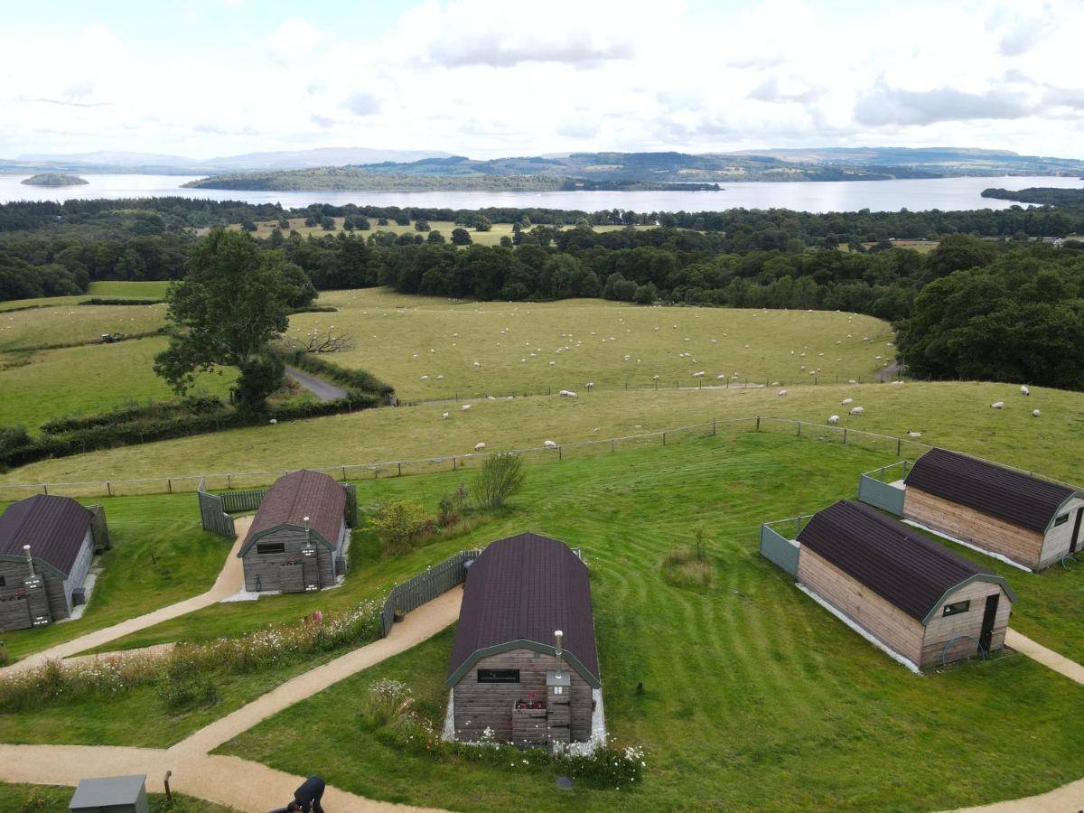 Bonnie Barns - Adults Only Luxury Lodges With Hot Tubs Luss Bagian luar foto