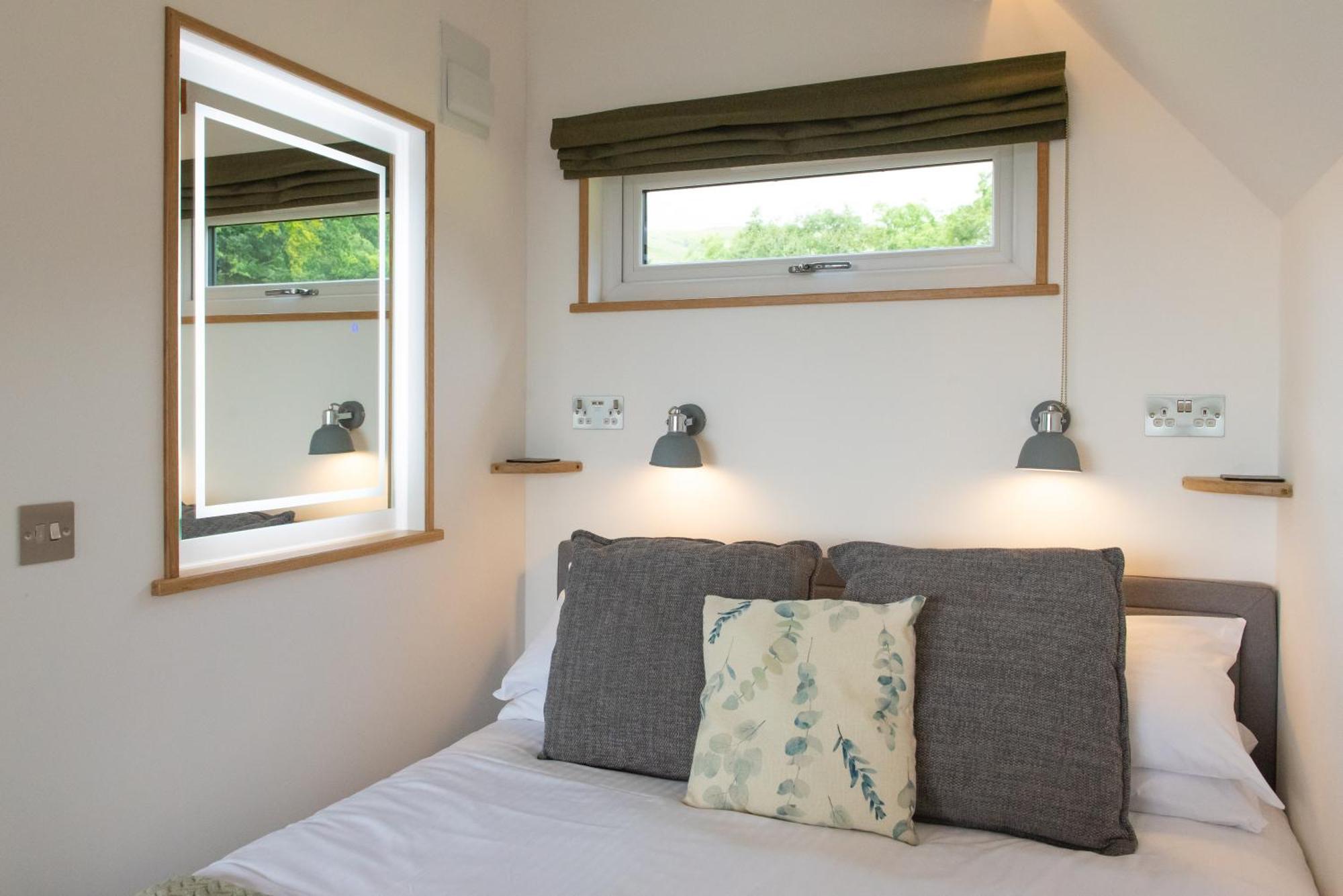 Bonnie Barns - Adults Only Luxury Lodges With Hot Tubs Luss Bagian luar foto