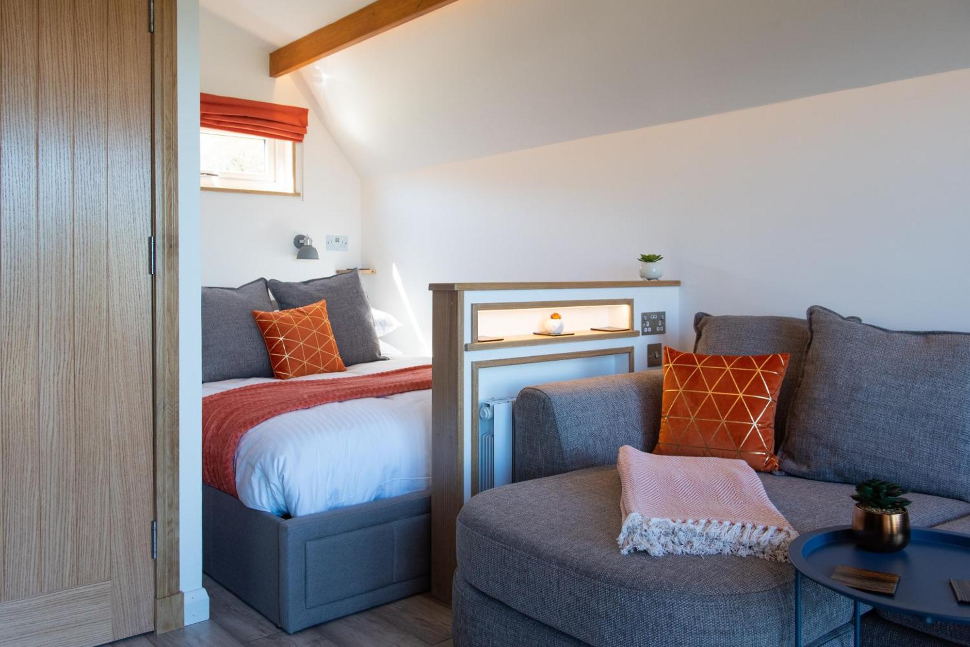 Bonnie Barns - Adults Only Luxury Lodges With Hot Tubs Luss Bagian luar foto