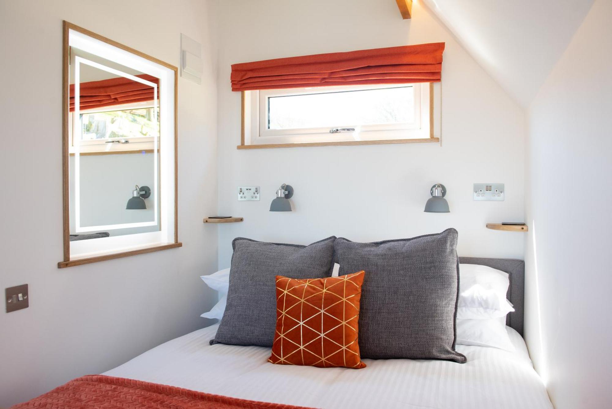 Bonnie Barns - Adults Only Luxury Lodges With Hot Tubs Luss Bagian luar foto